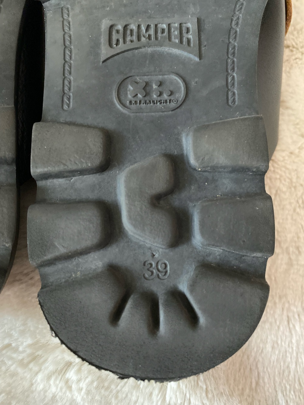 Camper women’s black leather criss cross upper Brutus sandals - Picture 9 of 11